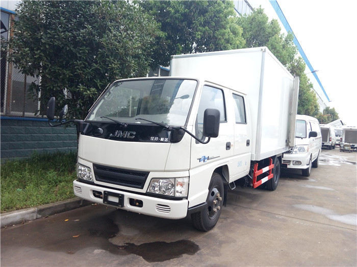 江鈴雙排國五冷藏車(chē)
