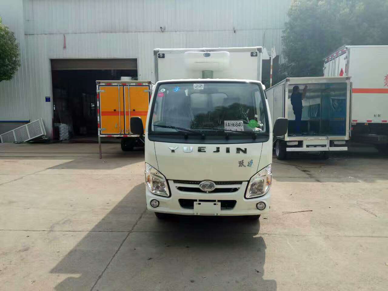 躍進(jìn)小福星國五柴油3米2冷藏車(chē)