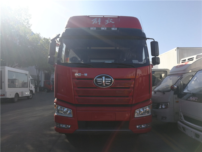 解放J6P 9米6冷藏車(chē)